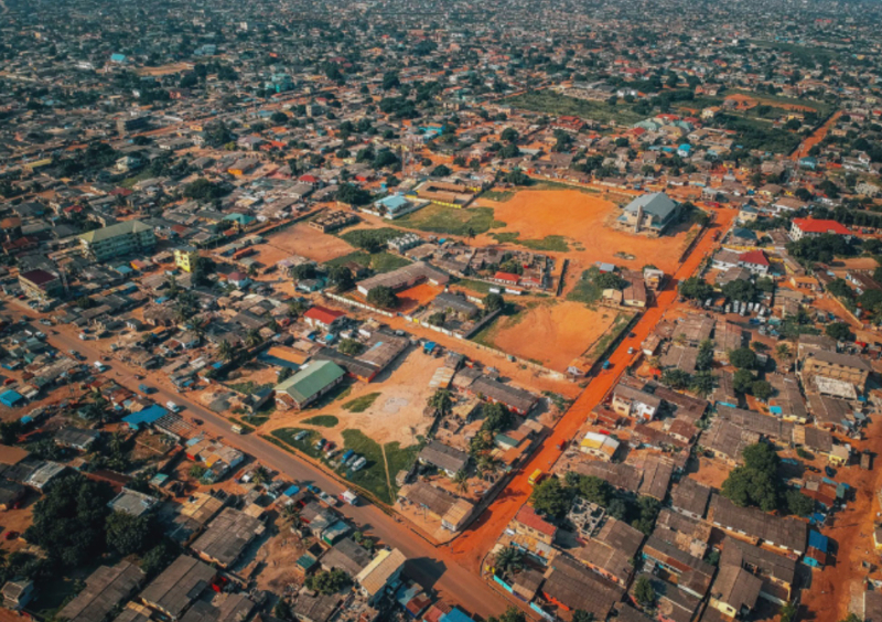 Ghana, a fast-growing economy with a burgeoning plastic waste problem, is home to one of GPAP’s flagship national partnerships and is used here as a case study. The research and subsequent policy options form a preliminary assessment, with the suggested trade policy areas meriting further investigation.Plastic, in particular single-use plastic, holds negative environmental consequences, yet the material is a preferred input for a variety of uses. Business-as-usual projections indicate that annual total plastic consumption could more than triple from about 380 million metric tons today to 1.3 billion metric tons by 2050. Ghana, an oil-producing, coastal country in West Africa with ambitious economic growth and industrialization plans, can harness trade policy to convert its plastic waste challenge into an opportunity by transitioning to a circular economy that reduces, reuses and recycles its waste. This would mitigate the risks of plastic waste pollution to land and marine ecosystems while also boosting investment, jobs and innovation.