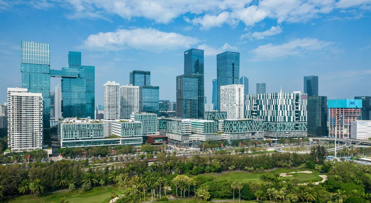 Located in Gaoxin south area of Nanshan District, Shenzhen Bay Eco-Tech Park covers an area of 203000 square meters and a construction area of 1888300 square meters,covering R &amp; D,office,supporting apartments,commerce and hotels. The park has four areas and consists of 12 buildings. At present, it has gathered more than 800 high-tech enterprises, led by leading enterprises such as Huawei, Tencent, Airbus, Accenture, and supported by many high-quality small and medium-sized enterprises in the park.In addition,it has built industrial chains such as artificial intelligence, Kunpeng computing, science and technology finance, and new generation information technology. It is a typical representative Park of "Zhongguancun in the north and Shenzhen Bay in the South".