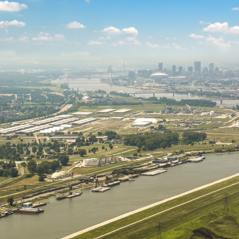 The Greater St. Louis and Illinois Regional Clean Hydrogen Hub industrial cluster in the US brings together a network of industries, businesses, community groups, and academic institutions to drive regional decarbonization. The cluster is following a corporate-led governance model convened by Ameren, a major regional utility player.&nbsp;Through this governance model, the cluster constituents&nbsp;are collaborating towards advancing both individual company and collective GHG emissions reduction goals by 2035. The vision for the cluster encompasses the region’s diverse industrial sectors – energy, steel, manufacturing and transport – alongside its existing infrastructure and natural resources. The governance model has supported review and communication of the vision by cluster constituents through a series of partnership meetings supported by the Forum’s Transitioning Industrial Clusters (TIC)&nbsp;initiative.&nbsp;&nbsp;Building upon the cluster’s common vision, a recent study by EPRI’s&nbsp;Low Carbon Resources Initiative (LCRI) programme helped the cluster to identify its primary value propositions related to a broad set of low-carbon fuels (including eSAF, eMethanol, eMethane and renewable diesel) that can use the region’s transport&nbsp;infrastructure and agricultural feedstocks. Capitalizing on an established ethanol industry and the potential to use curtailed wind power for electrolysis, the cluster shows strong promise for locally produced renewable fuels, which would support regional aviation, maritime and energy needs, as well as opportunities for domestic and international exports. The renewable fuels regional model has the potential to create more than 1,100 jobs, add $635&nbsp;million to gross domestic product (GDP), and reduce carbon dioxide (CO2 ) emissions by 1.4&nbsp;million tons (approximately 1.27 million tonnes) per year.&nbsp;The next step in the cluster’s collaboration is to move from vision to execution by continuing to identify and develop key strategic partnerships for economical, low-carbon projects within the cluster. This will be driven by bilateral discussions between the corporate leadership of the cluster and key companies from the regional low-carbon fuels value chain. Orchestrating a robust governance foundation with the&nbsp;aim of developing low-carbon fuel production for domestic and international consumption will create system value benefits&nbsp;– including CO2 emissions reduction, jobs, GDP and energy security – for players in the cluster, their value chain and wider local region.&nbsp;&nbsp;"This study is critical for our shared vision as a cluster, supporting new low-carbon fuel infrastructure for carbon reduction and&nbsp;regional&nbsp;economic growth." - Mark Fronmuller, Senior Vice President, Corporate&nbsp;Development, Environmental Strategy, Innovation and Enterprise Data, AmerenStakeholders Ameren, Electric Power Research Institute (EPRI) and industry within the Greater St. Louis and Illinois Regional Clean Hydrogen Hub 