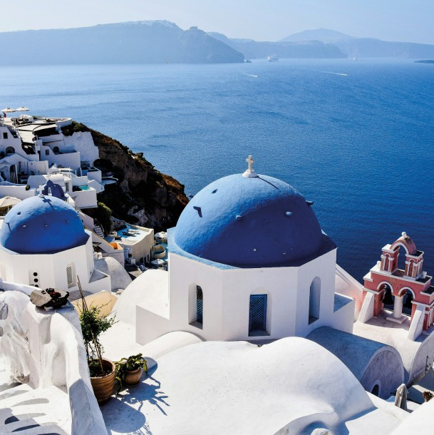This paper focuses on the development of future scenarios for travel and tourism to guide community members in a time of volatility and uncertainty.