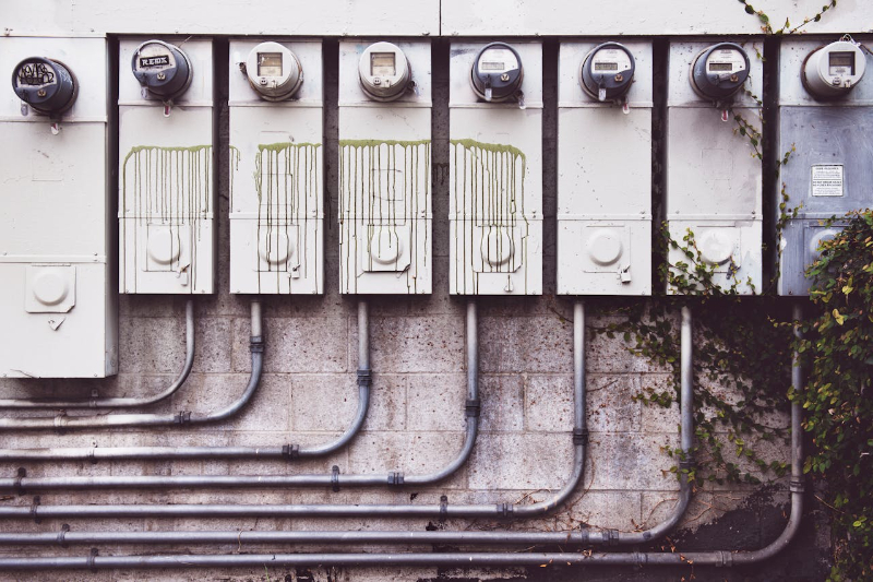 Behind-the-meter power systems allow energy-intensive facilities – such as data centres, industrial plants and large commercial campuses – to generate or store electricity directly on-site rather than relying exclusively on the public grid. By integrating local energy sources such as natural gas cogeneration, solar PV, battery storage or, where feasible, hydrogen-ready turbines, organizations can reduce exposure to grid congestion and improve operational reliability during peak demand.&nbsp;&nbsp;Behind-the-meter assets also help facilities align consumption with on-site renewables, cutting emissions and strengthening resilience. Analysis by the International Energy Agency (IEA) indicates that decentralized energy resources can support system reliability and improve resilience to grid disturbances.[1] The International Renewable Energy Agency (IRENA) notes that on-site generation paired with storage enhances operational flexibility and mitigates stress on regional grids.[2]Main outcomes of the solution&nbsp;Sustainability: Enables the use of on-site cleaner energy sources, lowering emissions and reducing reliance on carbon-intensive grid electricity; support integration of low-carbon fuels and emerging technologies into industrial and data center operations.&nbsp;Affordability: Reduces exposure to wholesale price volatility and provides greater long-term cost predictability for mission-critical facilities; avoids costly transmission upgrades, connection-queue delays and certain tariff components (e.g., demand charges, transmission fees), improving economics where grid congestion or high connection costs would otherwise increase total energy costs.&nbsp;Reliability &amp; Flexibility: Improves resilience during peak demand, outages or grid congestion by allowing facilities to rely on on-site generation or storage; supports continuity of operations in mission-critical facilities such as data centers, advanced manufacturing sites and logistics hubs.&nbsp;Key implementation and scaling factors&nbsp;Conduct early assessments of load profiles, site constraints, permitting requirements and environmental regulations to confirm the feasibility of on-site generation or storage.&nbsp;Use modular, standardized designs and ensure seamless integration with existing and future facility infrastructure, including mission-critical equipment.&nbsp;Implement rigorous safety, compliance and maintenance frameworks that address hydrogen handling, battery safety codes, emissions standards and operational reliability.&nbsp;Secure resilient fuel-supply and logistics arrangements for natural gas, hydrogen or other clean fuels to ensure uninterrupted behind-the-meter operation.&nbsp;Deploy advanced digital control and energy-management systems to coordinate on-site generation, storage and grid interactions in real time.&nbsp;Address regulatory and market conditions – including tariff structures, standby charges, private-wire rights and self-generation rules – that determine project viability.&nbsp;Manage applicable interconnection, protection and metering requirements to remain compliant with grid-code obligations even when operating primarily behind the meter.&nbsp;Case Study Energy Abundance Development Corp. (under development, 2026 onwards), USAIn Texas, Energy Abundance Development Corp. (formerly Green Hydrogen International) is developing Data City – what it describes as “the world’s largest behind-the-meter data center”– designed to operate independently of the public grid and to be powered by dedicated on-site and local clean fuel generation. The planned 50,000-acre campus near Laredo will initially rely on locally sourced natural-gas generation, with a phased transition to 100% green hydrogen stored in nearby salt-dome caverns.[3]According to the developer, the project will be built in phases, beginning with 300 MW of data-center capacity and 1 million square feet of data-center space targeted for 2026, with an envisaged long-term expansion pathway of up to 5 GW and more than 15 million square feet of leasable space as demand grows. A related green energy hub near Corpus Christi is expected to produce approximately 280,000 tons of green hydrogen and 1 million tons of green ammonia per year, using wind and solar power.&nbsp;As a forward-looking development, the Texas project illustrates how large industrial and data center facilities may use behind-the-meter generation and dedicated clean-fuel supply to secure power availability, stabilize long-term energy costs and bypass grid-connection constraints while supporting the growth of high-density operations.&nbsp;References: Unlocking the Potential of Distributed Energy Resources I IEA (May 2022) Innovation Landscape for a Renewable-Powered Future I IRENA (2019)Energy Abundance Announces Data City, Texas - The World's Largest Behind-the-Meter Data Center Hub Powered by 100% 24/7 Green Energy I PR Newswire (March 2025) 
