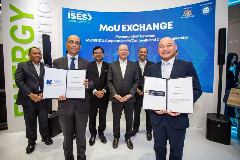 Enhancing Energy Awareness and Literacy: MYCentre4IR Secures Key MoUs to Support Malaysia’s Sustainable Future
